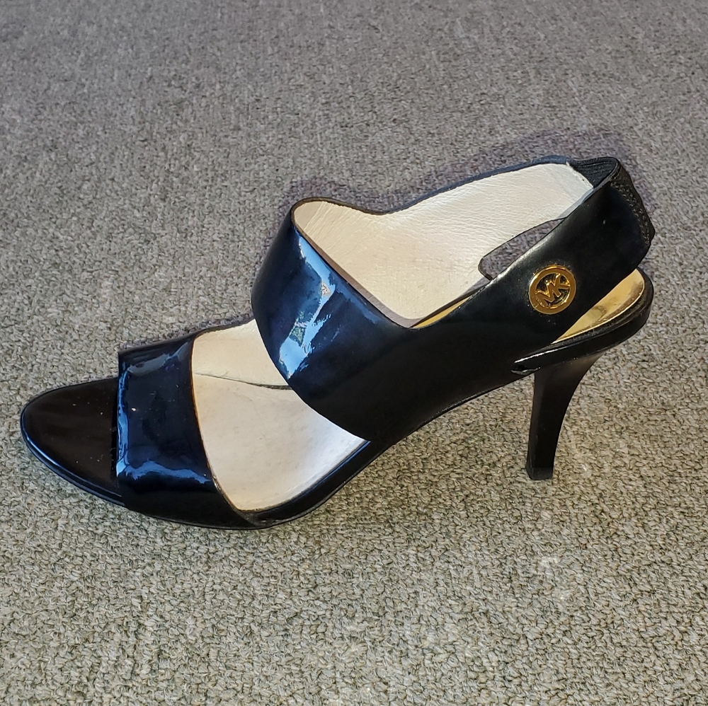 Shoes - Picture 4 of 5